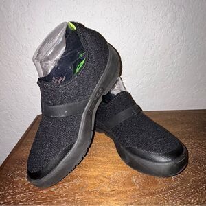 Women's Black Slip-On Shoes